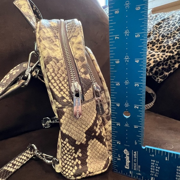 Michael Kors jet set leopard print backpack - Picture 4 of 10